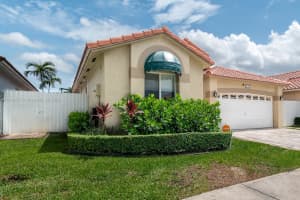 7472 NW 169th Ln, Hialeah, FL 33015, Sold 09/28/23