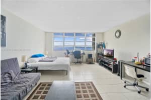 905 Brickell Bay Dr APT 1729, Miami, FL 33131, Sold 08/18/23