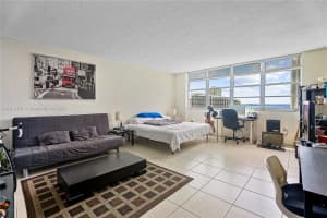 905 Brickell Bay Dr APT 1729, Miami, FL 33131, Sold 08/18/23