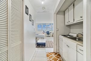 905 Brickell Bay Dr APT 1729, Miami, FL 33131, Sold 08/18/23