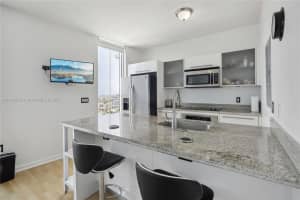 185 SW 7th St APT 2700, Miami, FL 33130, Sold 09/29/23