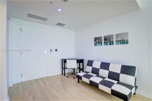 185 SW 7th St APT 2700, Miami, FL 33130, Sold 09/29/23