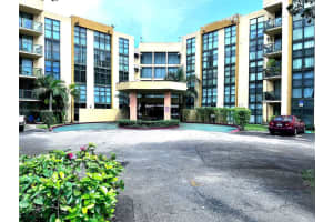 11750 SW 18th St Apt 112-1, Miami, FL 33175, Sold 12/26/23