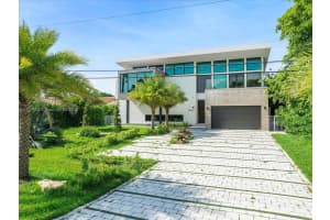 521 Holiday Dr, Hallandale Beach, FL 33009, Sold 01/30/24