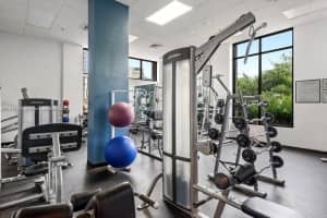100 Bayview Dr APT 1014, Sunny Isles Beach, FL 33160, Sold 09/01/23