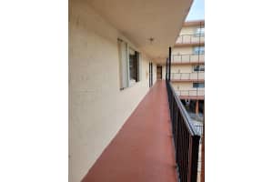 1075 W 68th St APT 219, Hialeah, FL 33014, Sold 09/05/23