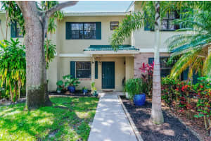476 Westree Ln, Plantation, FL 33324, Sold 08/10/23