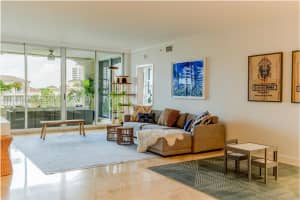 723 Crandon Blvd, Key Biscayne, FL 33149, Sold 09/27/23