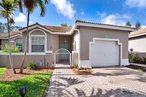 7420 S Aragon Blvd, Sunrise, FL 33313, Sold 09/21/23