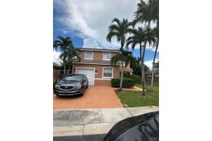 10313 SW 16th St, Pembroke Pines, FL 33025, Sold 08/24/23