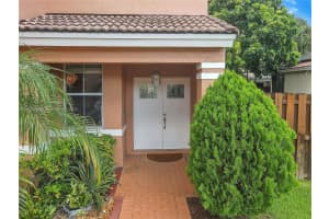 10313 SW 16th St, Pembroke Pines, FL 33025, Sold 08/24/23