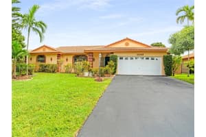 15843 Stonetower St, Davie, FL 33331, Sold 12/12/23