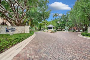 5962 Paradise Point Dr #5962, Palmetto Bay, FL 33157, Sold 08/25/23