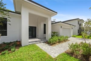 Laurel Oaks Dr, Davie, FL 33330, Sold 08/29/23