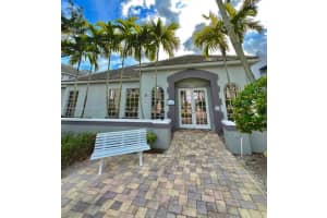 711 SW 111th Way APT 304, Pembroke Pines, FL 33025, Sold 09/06/23