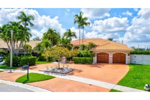 10040 NW 10th St, Plantation, FL 33322, Sold 08/17/23