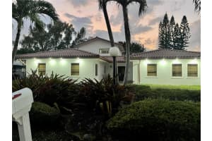19740 W St Andrews Dr, Hialeah, FL 33015, Sold 12/11/23