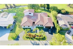 19740 W St Andrews Dr, Hialeah, FL 33015, Sold 12/11/23