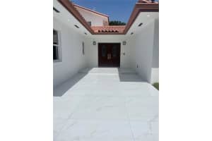 19740 W St Andrews Dr, Hialeah, FL 33015, Sold 12/11/23