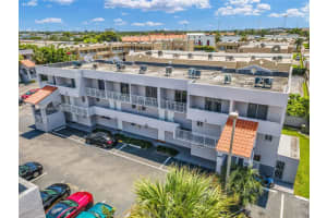 2670 W 76th St APT 101, Hialeah, FL 33016, Sold 08/03/23