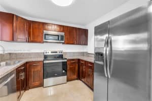 2670 W 76th St APT 101, Hialeah, FL 33016, Sold 08/03/23