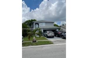 1020 SW 88th Way, Pembroke Pines, FL 33025, Sold 10/30/23