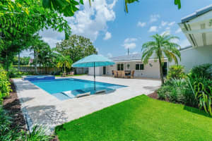 19301 Royal Birkdale Dr, Hialeah, FL 33015, Sold 10/03/23