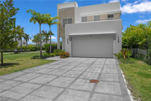 6810 NW 103rd Pl, Doral, FL 33178, Sold 08/25/23