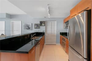 Vizcayne, 244 Biscayne Blvd APT 1410, Miami, FL 33132, Sold 09/25/23