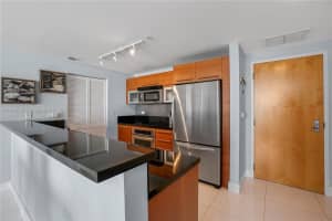 Vizcayne, 244 Biscayne Blvd APT 1410, Miami, FL 33132, Sold 09/25/23
