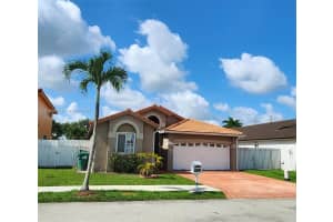 7476 NW 168th St, Hialeah, FL 33015, Sold 12/01/23