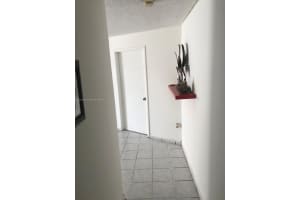 7125 Bonita Dr APT 301, Miami Beach, FL 33141, Sold 05/15/24