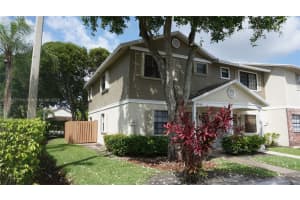 10748 NW 10th St, Pembroke Pines, FL 33026, Sold 08/10/23