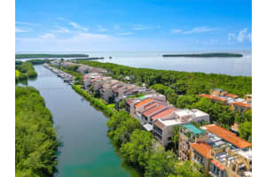 6150 Paradise Point Dr 6150, Palmetto Bay