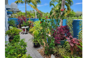 7600 Collins Ave APT 102, Miami Beach, FL 33141, Sold 08/28/23