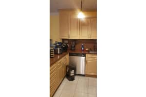 6545 W 27th Ct Apt 24-47, Hialeah, FL 33016, Sold 07/28/23
