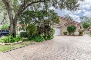 228 NW 101st Ave, Plantation, FL 33324, Sold 10/02/23