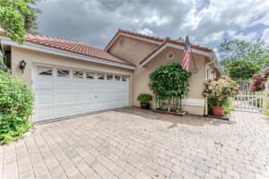 228 NW 101st Ave, Plantation, FL 33324, Sold 10/02/23