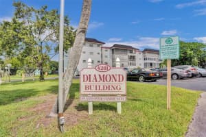 4281 NW 41st St APT 318, Lauderdale Lakes, FL 33319, Sold 09/29/23
