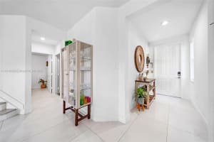 10799 NW 75th St, Doral, FL 33178, Sold 09/29/23