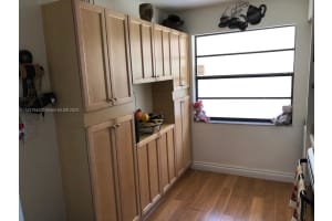 450 Commodore Dr APT 211, Plantation, FL 33325, Sold 10/11/23