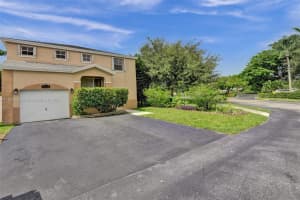 7140 SW 41st Pl, Davie, FL 33314, Sold 10/06/23