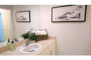 325 S Biscayne Blvd #2217, Miami, FL 33131, Sold 09/01/23