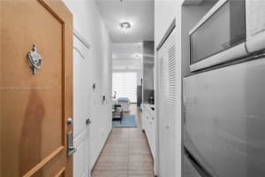 1200 Brickell Bay Dr Apt 1410, Miami, FL 33131, Sold 09/29/23