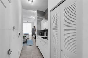 1200 Brickell Bay Dr Apt 1410, Miami, FL 33131, Sold 09/29/23