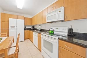 401 69th St APT 901, Miami Beach, FL 33141, Sold 09/15/23