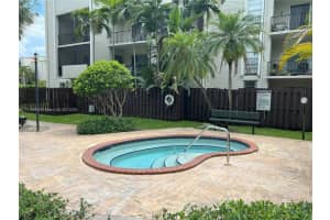 6902 N Kendall Dr APT E405, Pinecrest, FL 33156, Sold 09/11/23