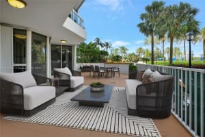 21205 Yacht Club Dr #402, Aventura, FL 33180, Sold 08/24/23