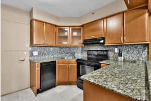 5225 Collins Ave APT 502, Miami Beach, FL 33140, Sold 07/02/24