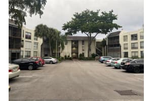 6301 N University Dr APT 318, Tamarac, FL 33321, Sold 08/25/23